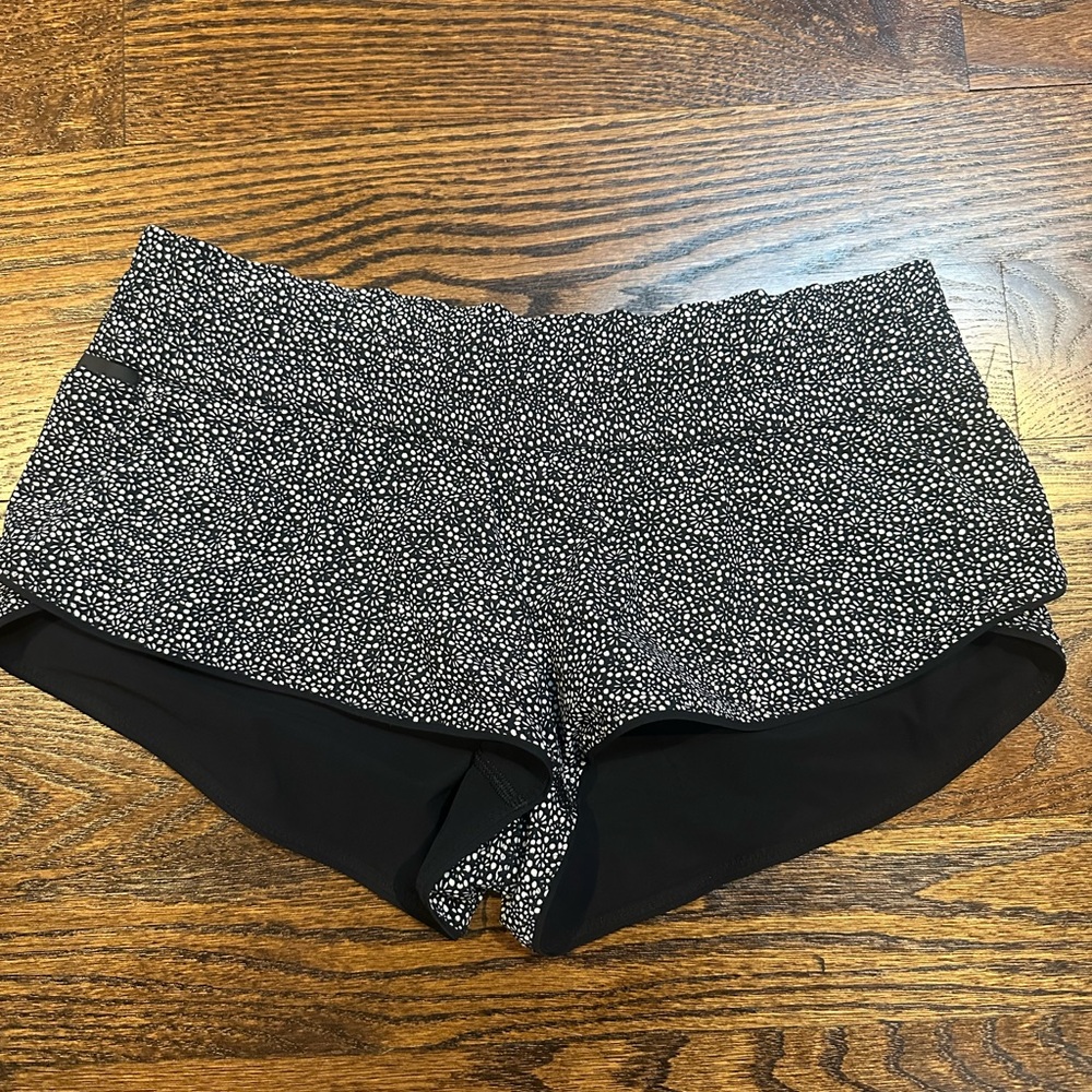 Lululemon Women's Black and White Reversible Surf/Board Shorts